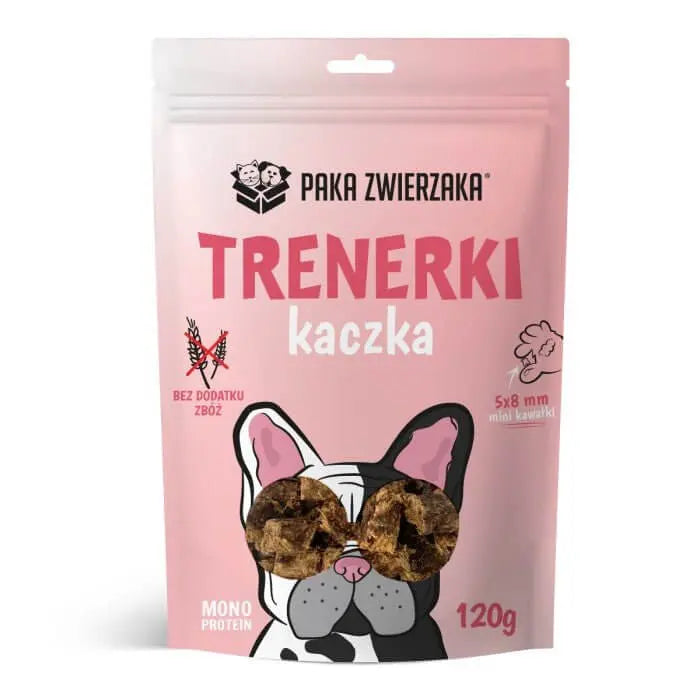 Opakowanie przysmaków dla psów Trenerki Kaczka 120g z różową grafiką buldoga. Tekst: bez dodatku zbóż, mono protein, mini kawałki.
